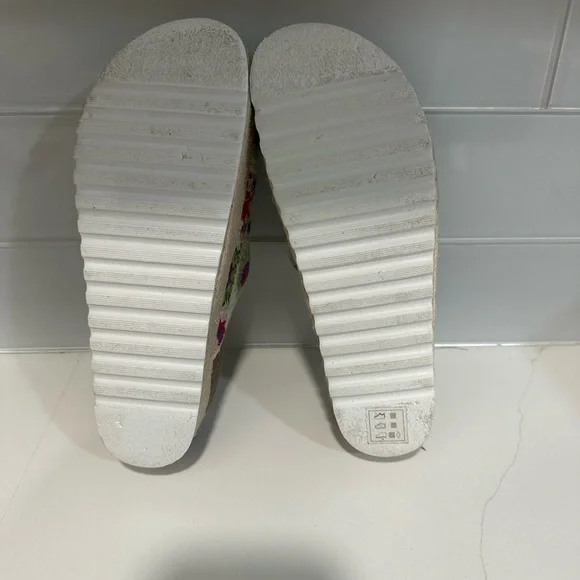 New Dirty Laundry Plays Crochet Platform Sandal Size 8 multi-color Espadrilles - Picture 7 of 11